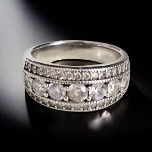 BELLA LUCE DIAMOND BAND RING RHODIUM OVER STERLING SILVER SIZE 7 3/4